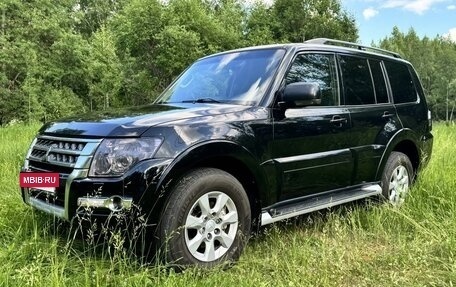 Mitsubishi Pajero IV, 2015 год, 2 800 000 рублей, 2 фотография