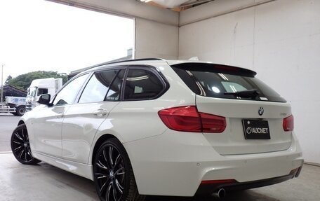 BMW 3 серия, 2018 год, 1 677 000 рублей, 2 фотография