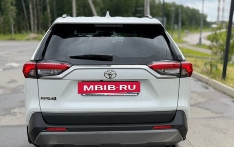 Toyota RAV4, 2020 год, 3 190 000 рублей, 4 фотография