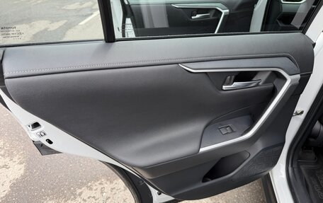 Toyota RAV4, 2020 год, 3 190 000 рублей, 13 фотография