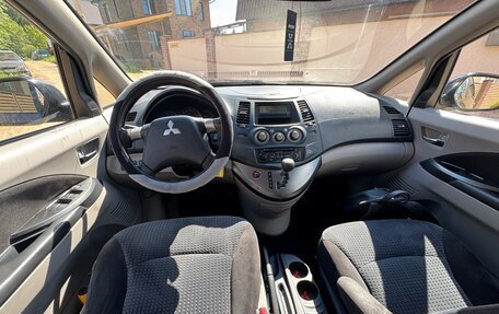 Mitsubishi Grandis, 2005 год, 660 000 рублей, 10 фотография