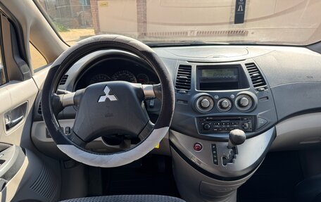 Mitsubishi Grandis, 2005 год, 660 000 рублей, 9 фотография