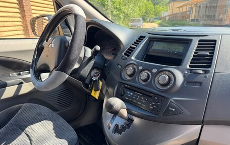 Mitsubishi Grandis, 2005 год, 660 000 рублей, 14 фотография