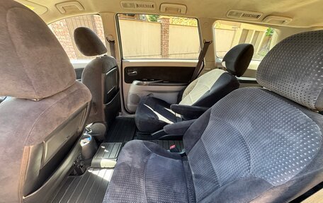 Mitsubishi Grandis, 2005 год, 660 000 рублей, 11 фотография