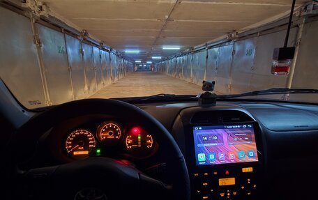 Toyota RAV4, 2004 год, 950 000 рублей, 9 фотография