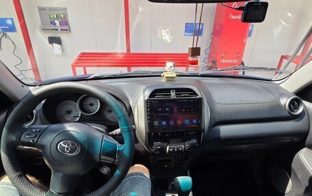 Toyota RAV4, 2004 год, 950 000 рублей, 15 фотография
