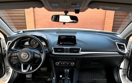 Mazda 3, 2018 год, 1 995 000 рублей, 22 фотография