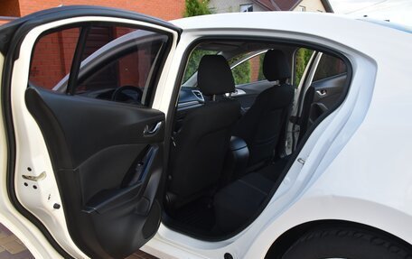 Mazda 3, 2018 год, 1 995 000 рублей, 31 фотография