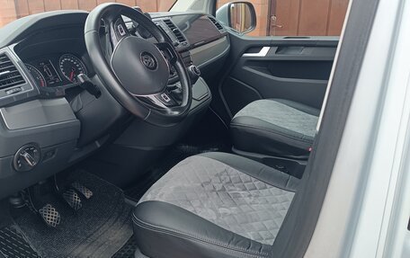 Volkswagen Caravelle T6 рестайлинг, 2018 год, 4 500 000 рублей, 4 фотография