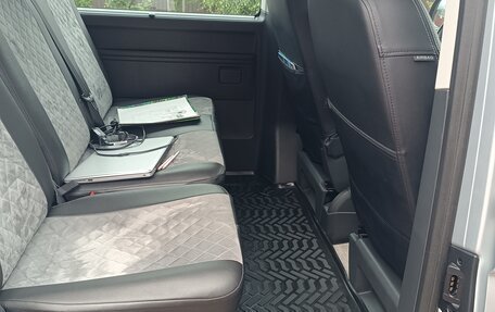 Volkswagen Caravelle T6 рестайлинг, 2018 год, 4 500 000 рублей, 3 фотография