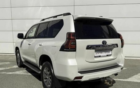 Toyota Land Cruiser Prado 150 рестайлинг 2, 2019 год, 4 620 000 рублей, 10 фотография