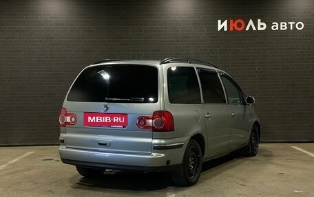 Volkswagen Sharan I рестайлинг, 2004 год, 450 000 рублей, 2 фотография