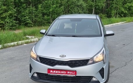 KIA Rio IV, 2021 год, 1 550 000 рублей, 1 фотография