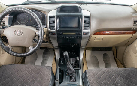 Toyota Land Cruiser Prado 120 рестайлинг, 2004 год, 1 799 000 рублей, 10 фотография