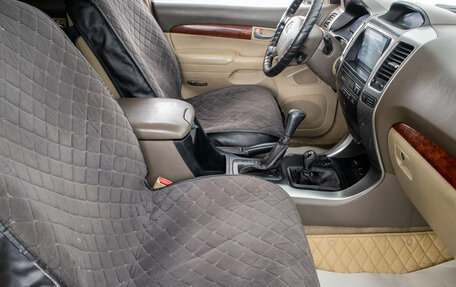 Toyota Land Cruiser Prado 120 рестайлинг, 2004 год, 1 799 000 рублей, 23 фотография