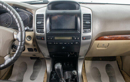 Toyota Land Cruiser Prado 120 рестайлинг, 2004 год, 1 799 000 рублей, 18 фотография