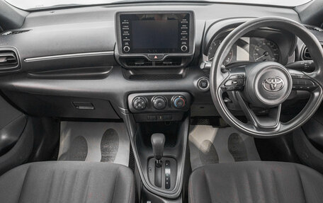 Toyota Yaris, 2020 год, 1 149 000 рублей, 10 фотография