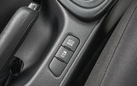 Toyota Yaris, 2020 год, 1 149 000 рублей, 21 фотография