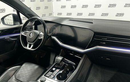 Volkswagen Touareg III, 2019 год, 4 992 000 рублей, 3 фотография