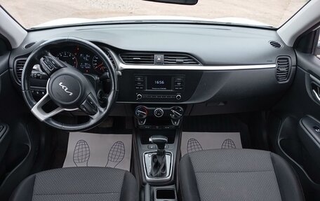 KIA Rio IV, 2021 год, 1 595 000 рублей, 5 фотография