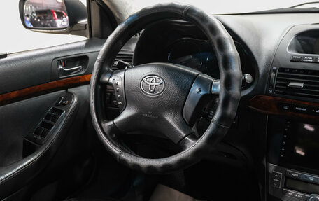 Toyota Avensis III рестайлинг, 2004 год, 699 000 рублей, 17 фотография