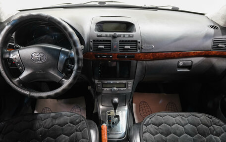 Toyota Avensis III рестайлинг, 2004 год, 699 000 рублей, 19 фотография