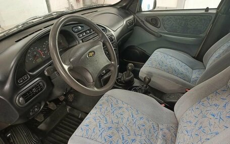 Chevrolet Niva I рестайлинг, 2004 год, 240 000 рублей, 10 фотография