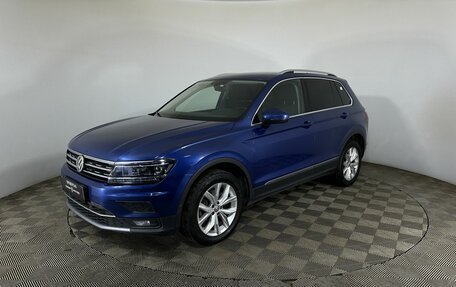 Volkswagen Tiguan II, 2018 год, 2 355 000 рублей, 1 фотография