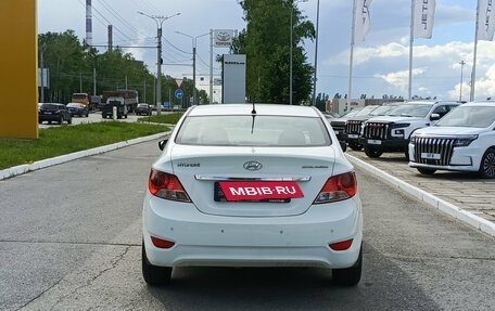 Hyundai Solaris II рестайлинг, 2011 год, 645 000 рублей, 10 фотография