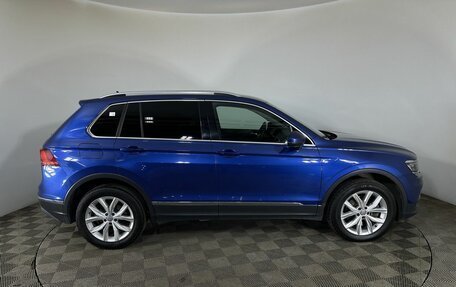Volkswagen Tiguan II, 2018 год, 2 355 000 рублей, 4 фотография