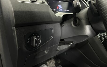 Volkswagen Tiguan II, 2018 год, 2 355 000 рублей, 9 фотография