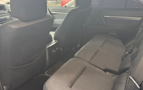 Mitsubishi Pajero IV, 2010 год, 1 700 000 рублей, 8 фотография