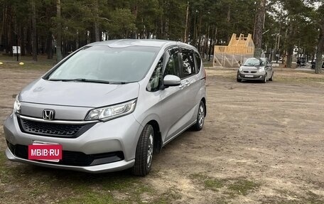 Honda Freed II, 2019 год, 1 550 000 рублей, 2 фотография