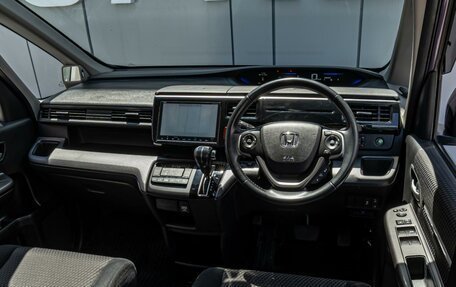 Honda Stepwgn IV, 2016 год, 1 890 000 рублей, 6 фотография