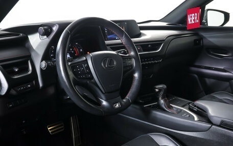 Lexus UX I, 2019 год, 2 900 000 рублей, 15 фотография