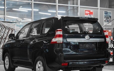 Toyota Land Cruiser Prado 150 рестайлинг 2, 2016 год, 3 499 000 рублей, 4 фотография