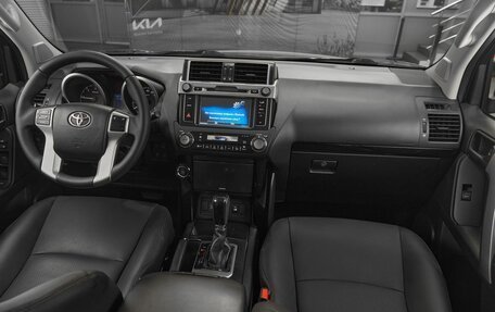 Toyota Land Cruiser Prado 150 рестайлинг 2, 2016 год, 3 499 000 рублей, 9 фотография