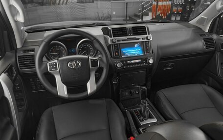 Toyota Land Cruiser Prado 150 рестайлинг 2, 2016 год, 3 499 000 рублей, 7 фотография