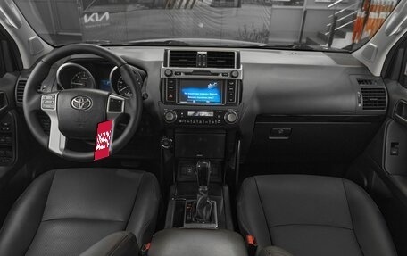 Toyota Land Cruiser Prado 150 рестайлинг 2, 2016 год, 3 499 000 рублей, 8 фотография
