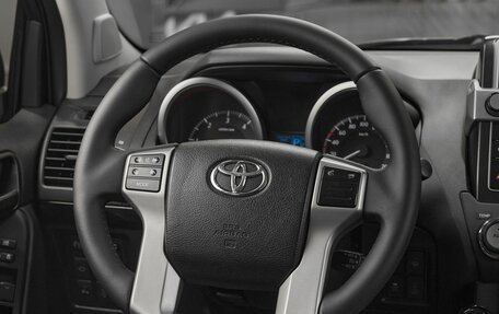 Toyota Land Cruiser Prado 150 рестайлинг 2, 2016 год, 3 499 000 рублей, 10 фотография