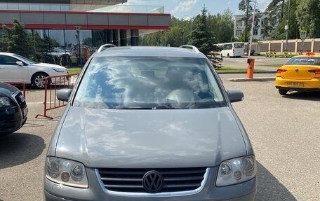 Volkswagen Touran III, 2006 год, 650 000 рублей, 1 фотография