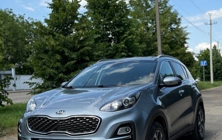 KIA Sportage IV рестайлинг, 2021 год, 2 390 000 рублей, 1 фотография