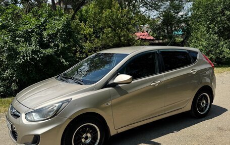 Hyundai Solaris II рестайлинг, 2012 год, 850 000 рублей, 5 фотография