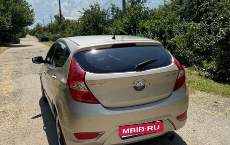 Hyundai Solaris II рестайлинг, 2012 год, 850 000 рублей, 3 фотография