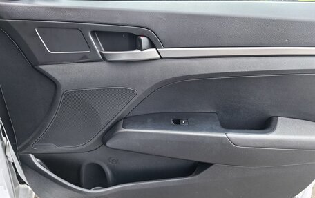 Hyundai Elantra VI рестайлинг, 2017 год, 1 599 000 рублей, 13 фотография