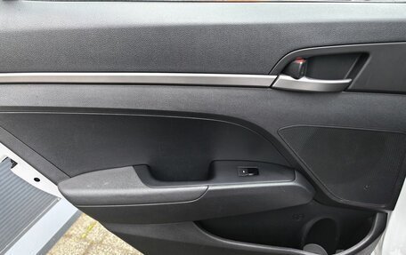 Hyundai Elantra VI рестайлинг, 2017 год, 1 599 000 рублей, 12 фотография