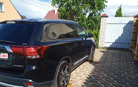 Mitsubishi Outlander III рестайлинг 3, 2016 год, 1 880 000 рублей, 18 фотография