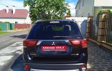 Mitsubishi Outlander III рестайлинг 3, 2016 год, 1 880 000 рублей, 19 фотография