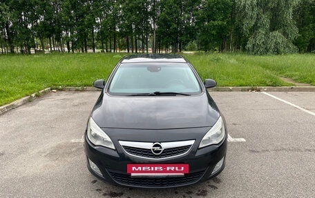 Opel Astra J, 2011 год, 599 000 рублей, 2 фотография