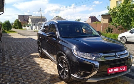 Mitsubishi Outlander III рестайлинг 3, 2016 год, 1 880 000 рублей, 17 фотография